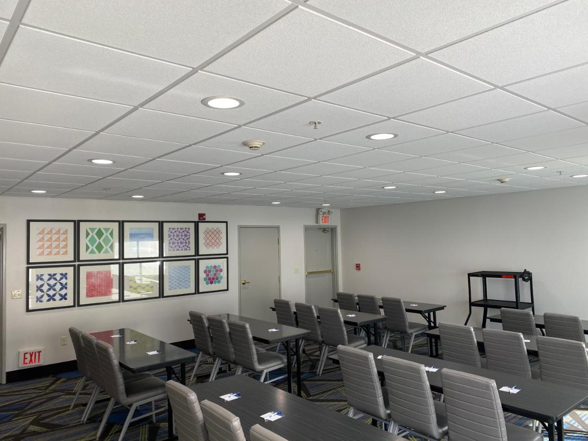 Holiday Inn Express Hotel & Suites Weston By Ihg Zewnętrze zdjęcie